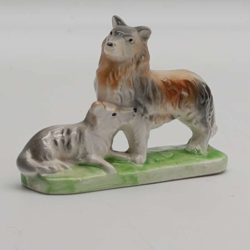 Pair of vintage porcelain dogs figurines - small chips