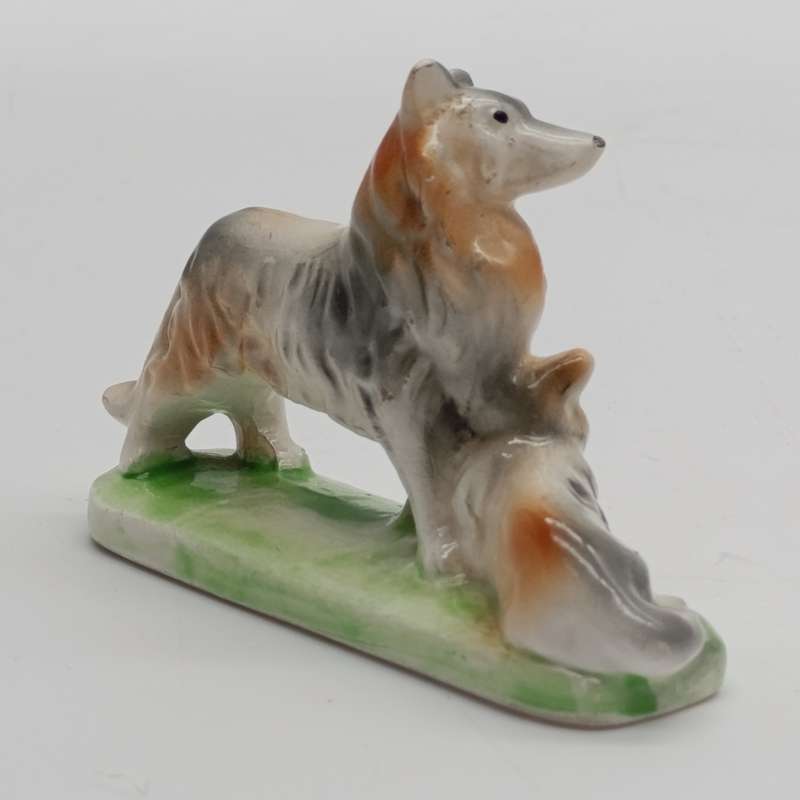 Pair of vintage porcelain dogs figurines - small chips