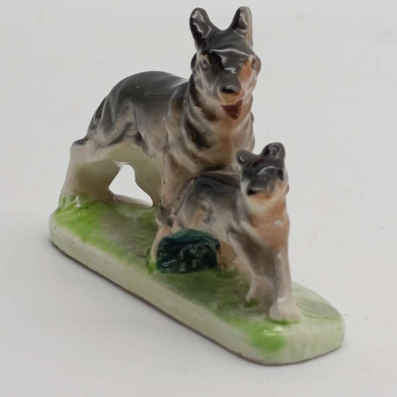 Pair of vintage porcelain dogs figurines - small chips
