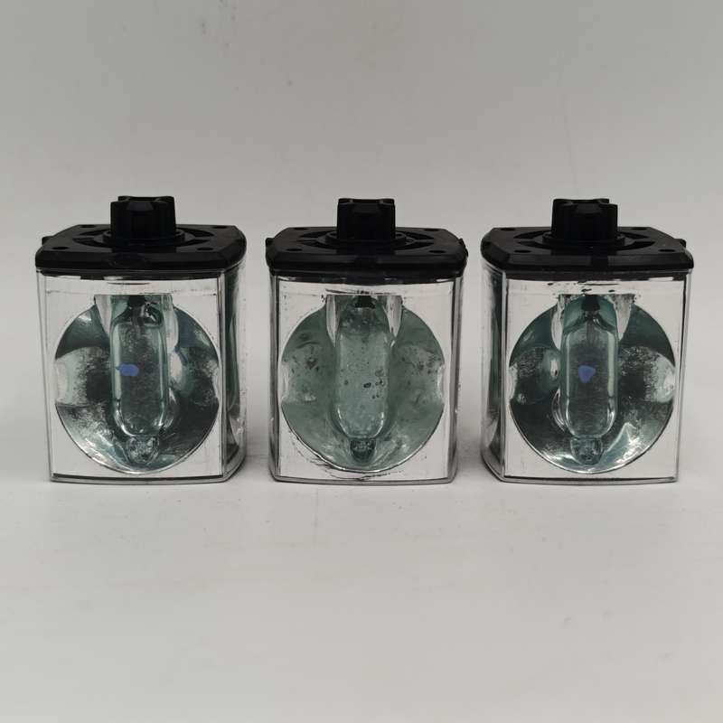 Lot of 3 vintage Sylvania magicube x flash cubes in box - 2 sides used