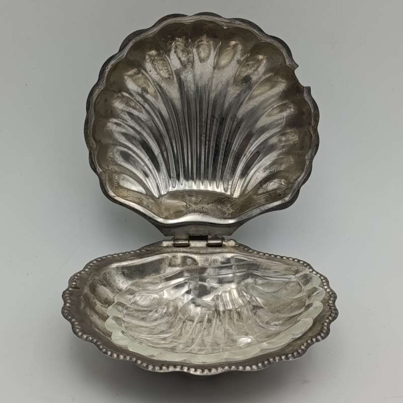 Vintage Shell butter dish in box