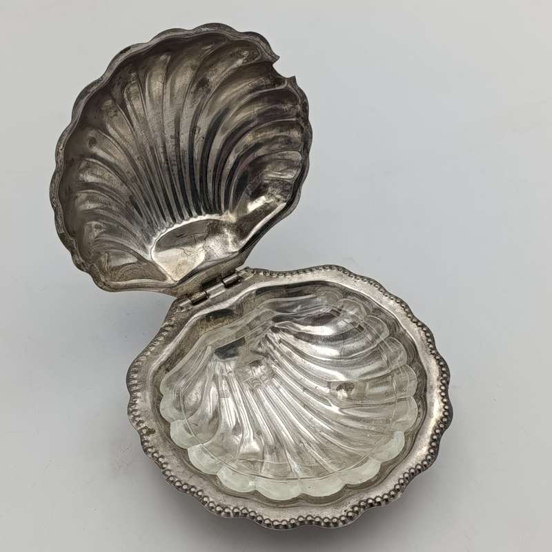 Vintage Shell butter dish in box