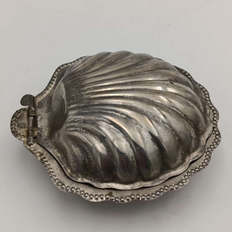 Vintage Shell butter dish in box