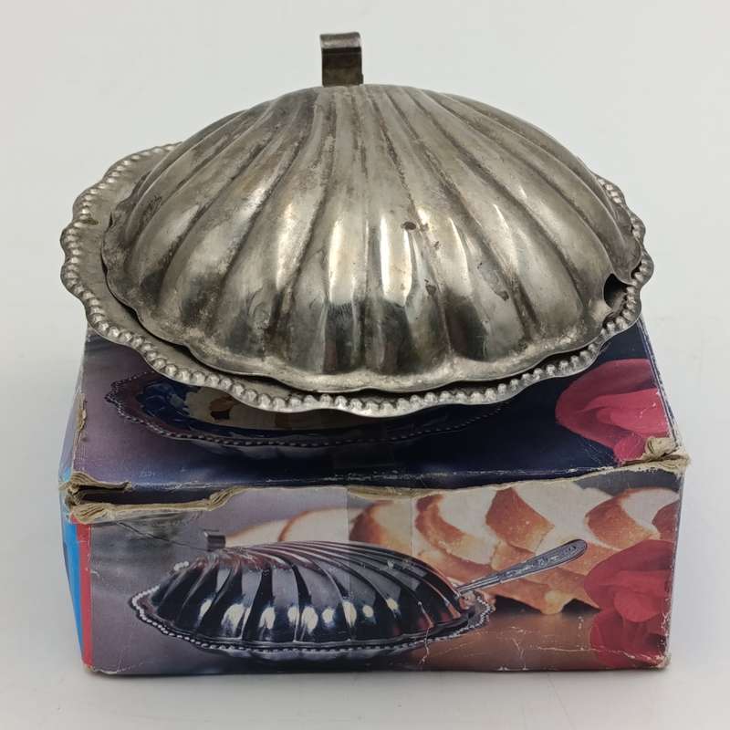 Vintage Shell butter dish in box