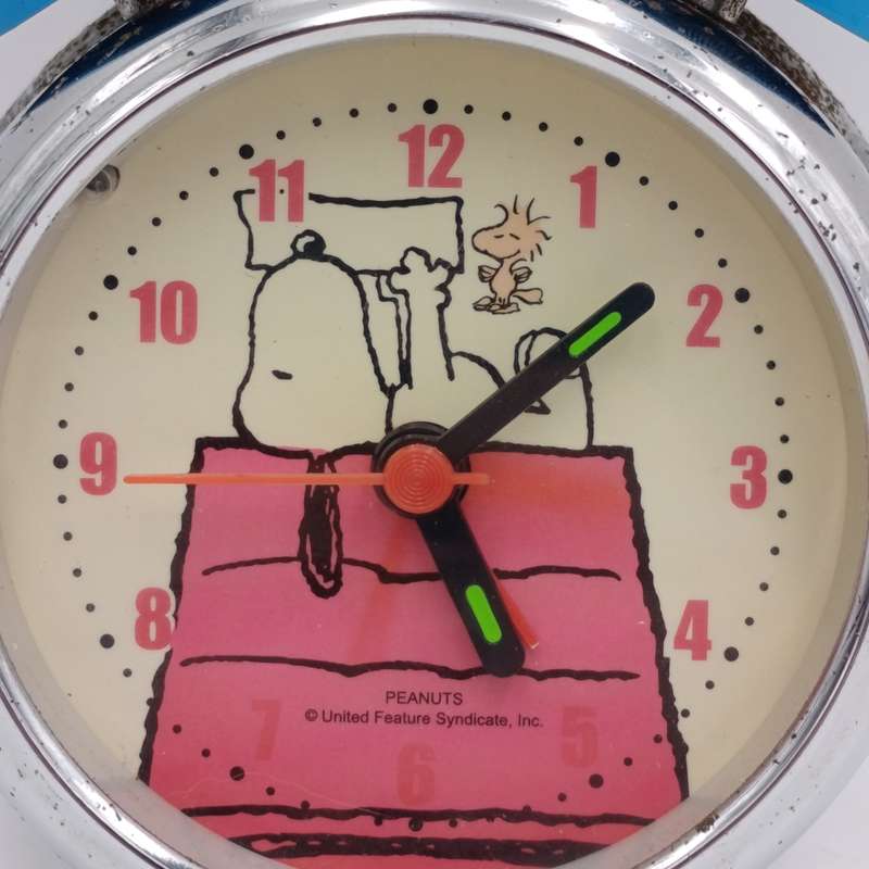 Vintage Peanuts battery operated bedside alarm clock - working