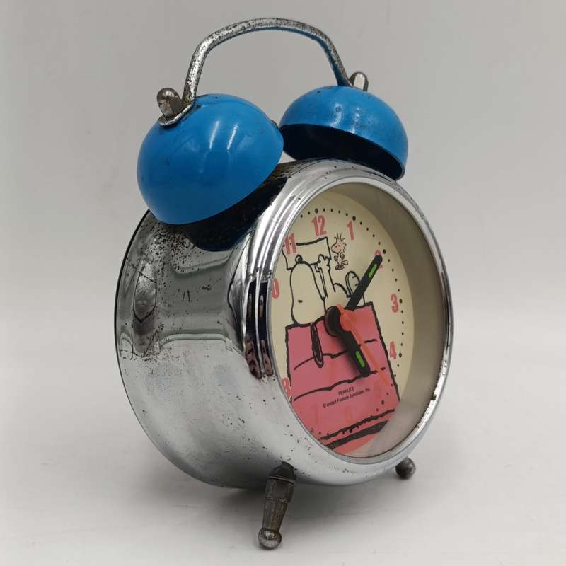 Vintage Peanuts battery operated bedside alarm clock - working