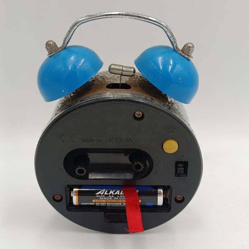 Vintage Peanuts battery operated bedside alarm clock - working
