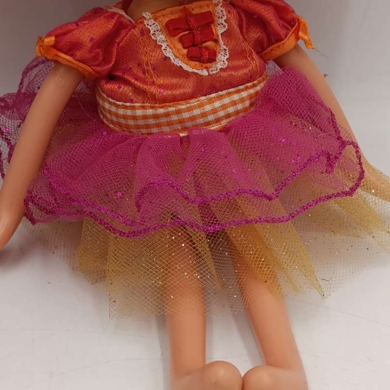 Two Lalaloopsy dolls - One without outfit
