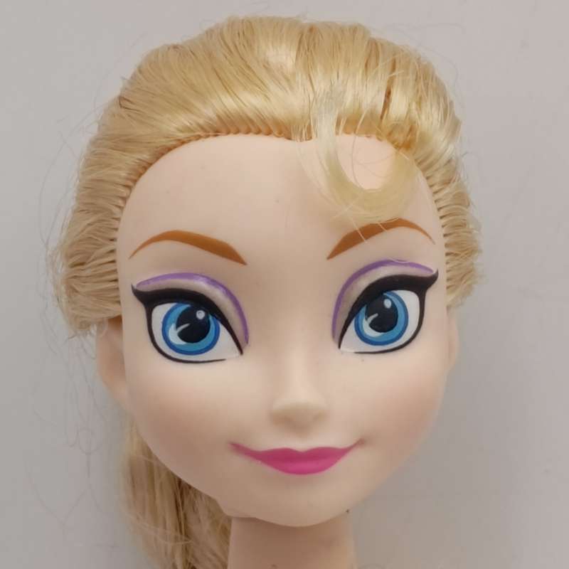 Anna & Elsa from Frozen dolls