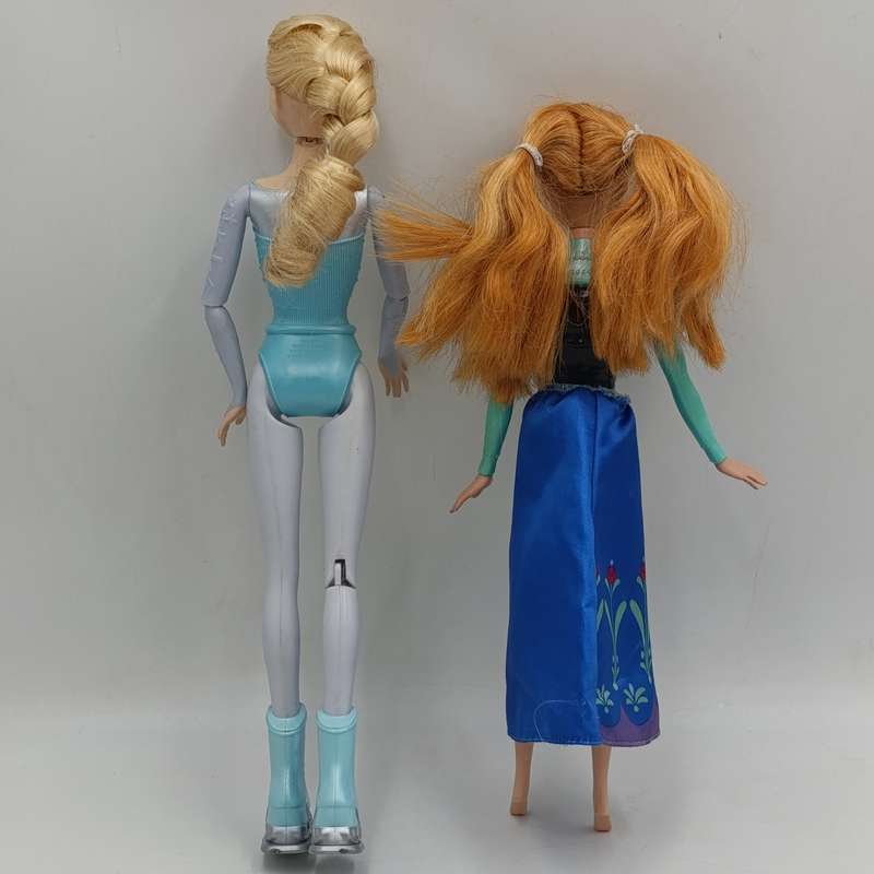Anna & Elsa from Frozen dolls