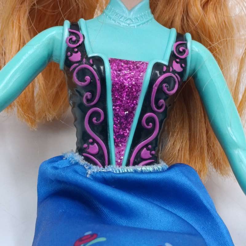 Anna & Elsa from Frozen dolls