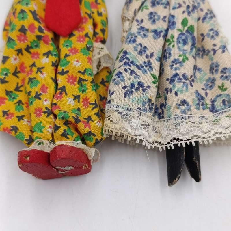 Pair of vintage clothes Peg dolls