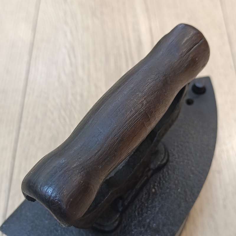 Antique Cast iron Sad iron - hinge broken