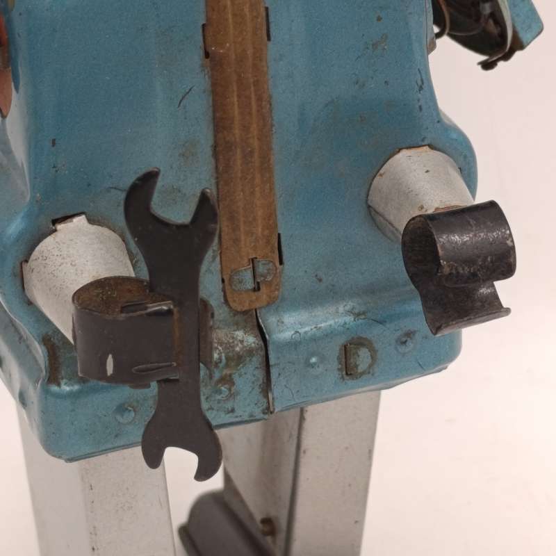Vintage Zoomer the Robot Mechanical Toy - Eyes light up, But needs attention