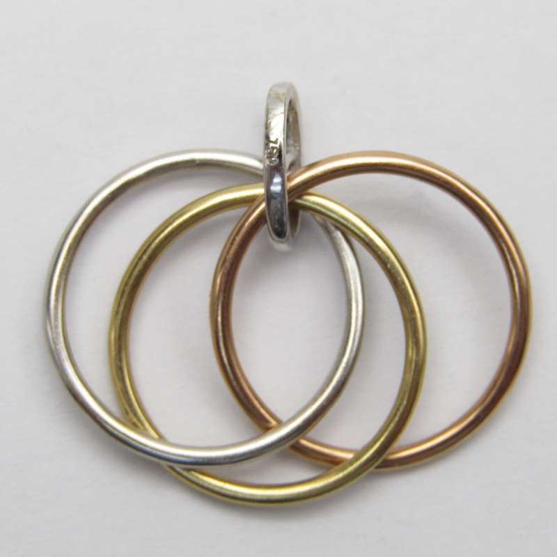 18kt White-, Yellow- and Rose gold diamond pendant with 144 small diamonds - weighs 3,7g