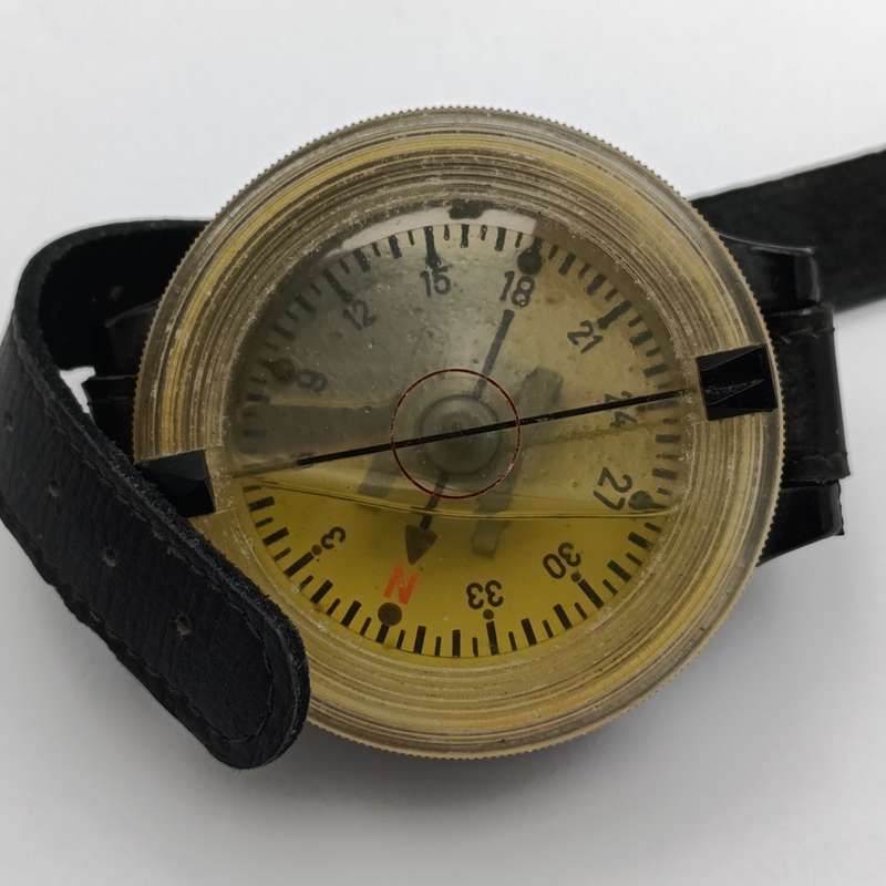 WW2 German Luftwaffe pilot AK39 wrist compass - serial F1 23235 - 1