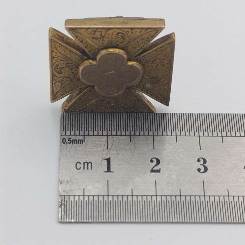 Brooch with Gold inscribed Elliott medal to J. Arnold "CAS 1895"