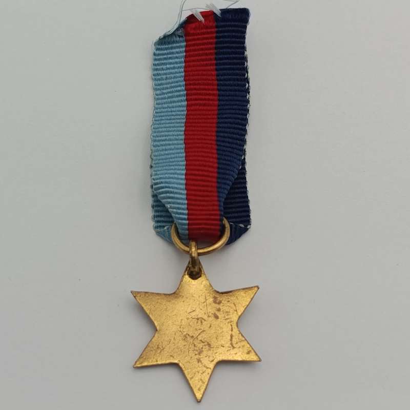 WW2 The 1939-1945 Star miniature medal