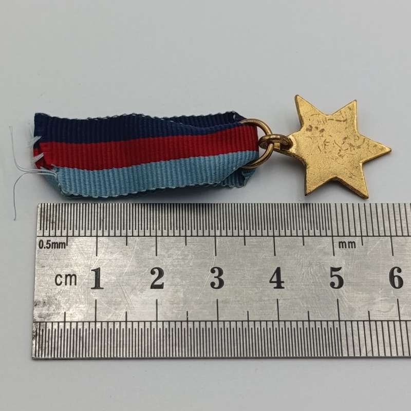 WW2 The 1939-1945 Star miniature medal
