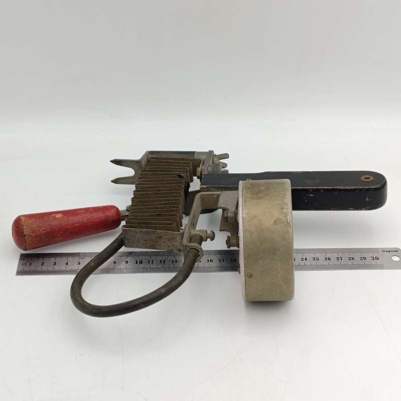 Vintage Hoyt Dynamic Battery Testmaster tester