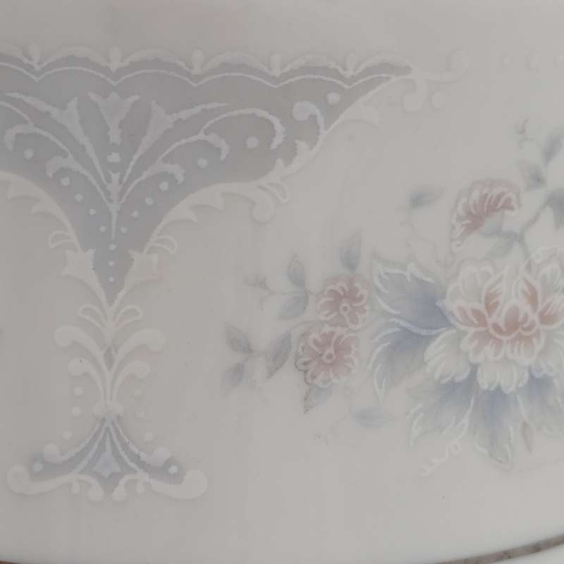 Silverie porcelain tea/coffee pot