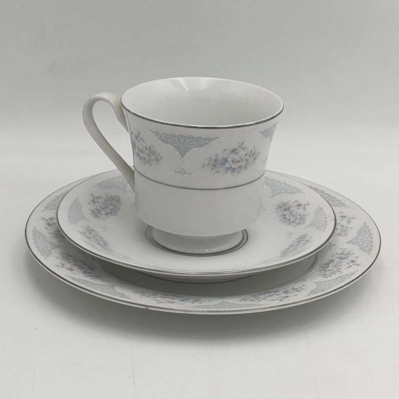 Silverie porcelain trio