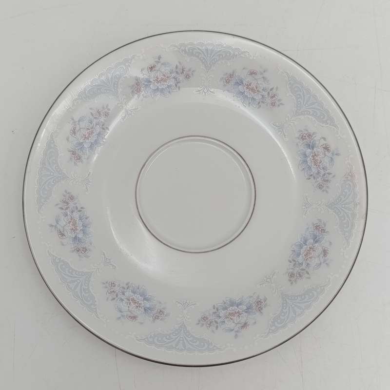 Silverie porcelain trio