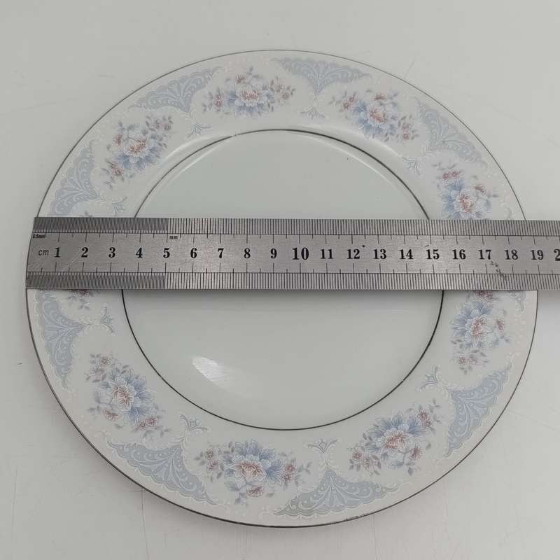 Silverie porcelain trio
