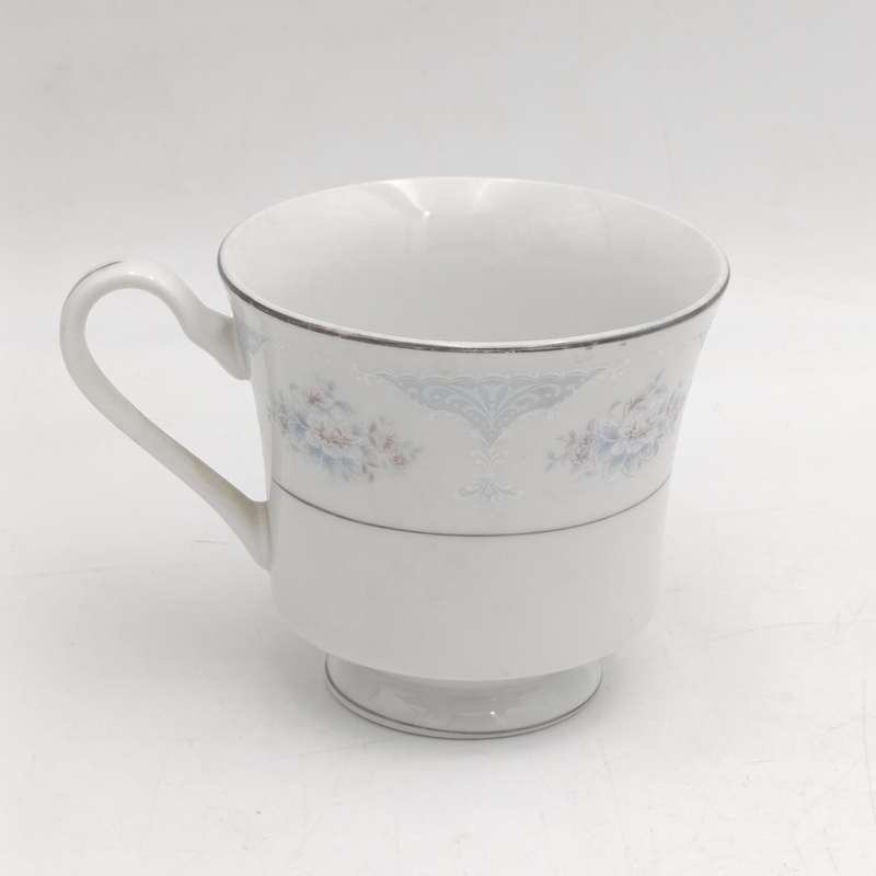 Silverie porcelain trio