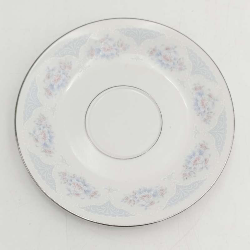 Silverie porcelain trio