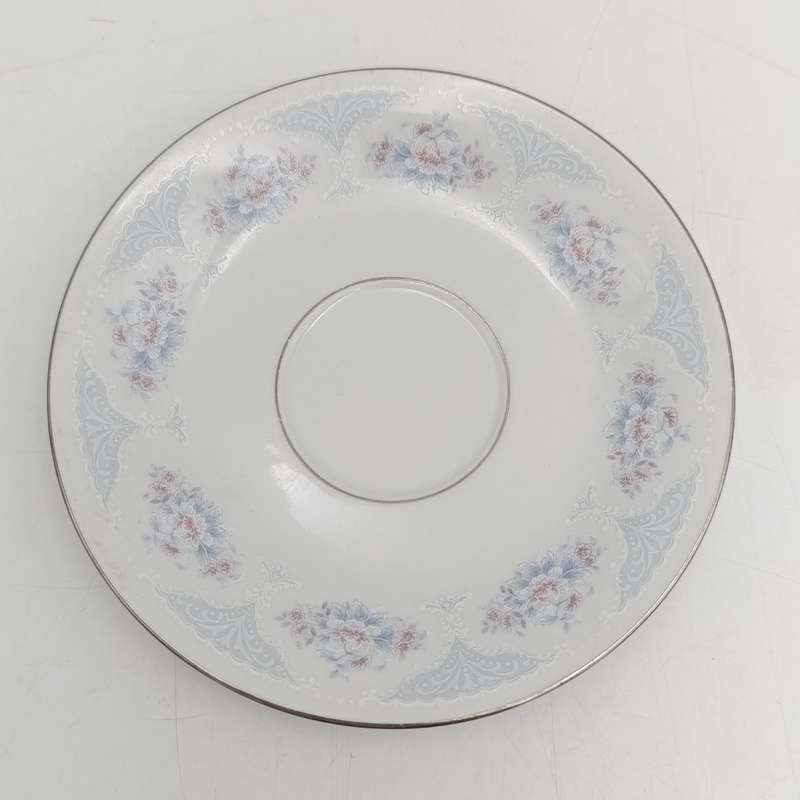 Silverie porcelain trio