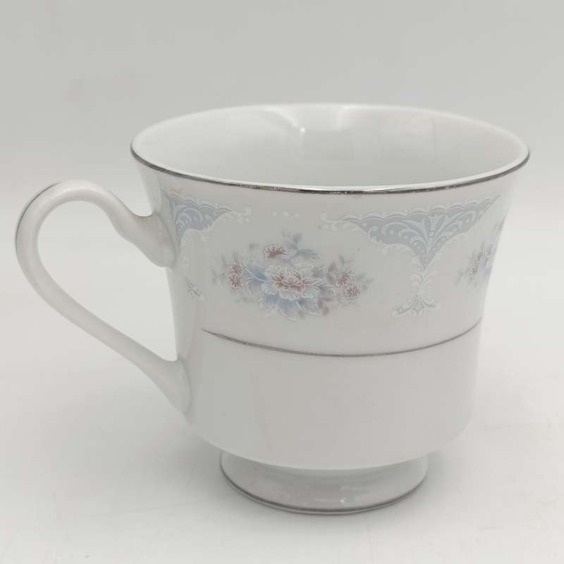 Silverie porcelain trio