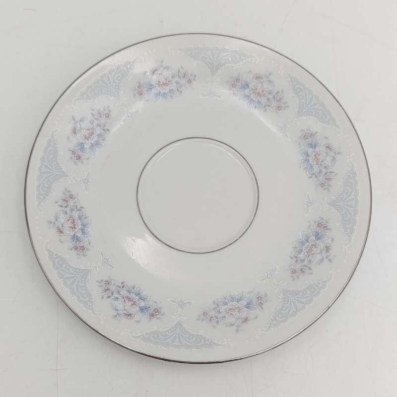 Silverie porcelain trio