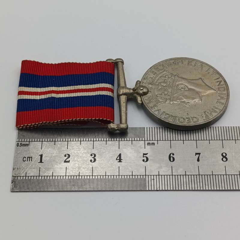 WW2 War medal issued to 607721 LPJ van der Westhuizen