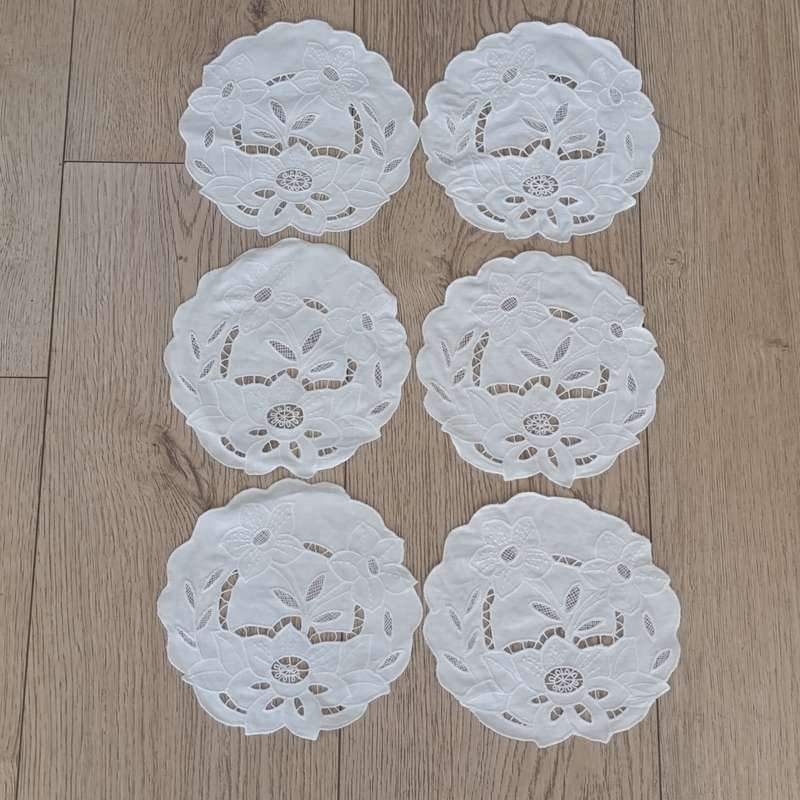 Set of 6 Tin placement plates with dollies