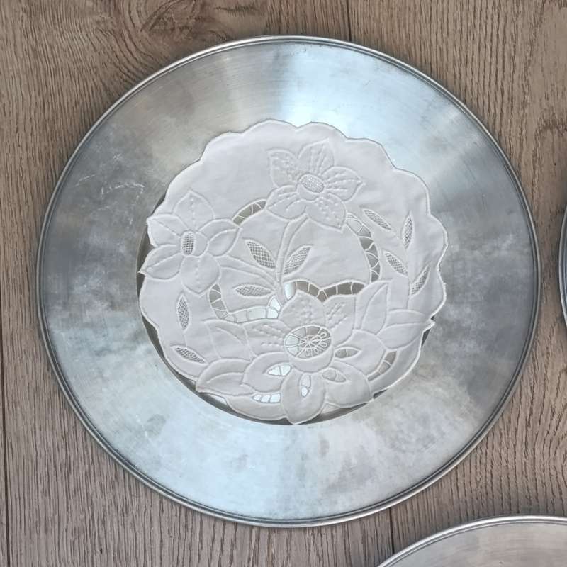 Set of 6 Tin placement plates with dollies