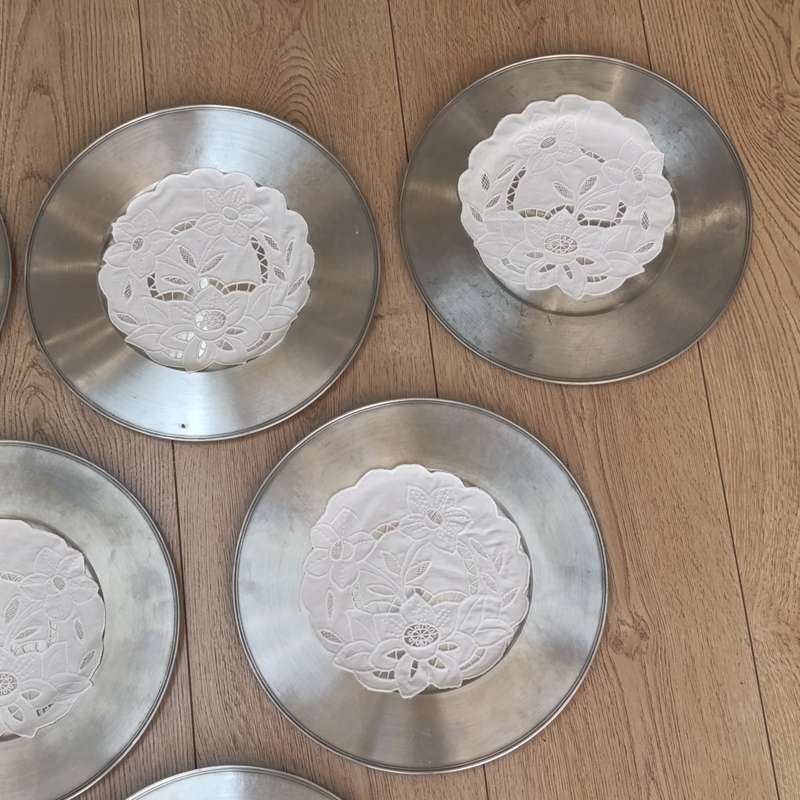 Set of 6 Tin placement plates with dollies