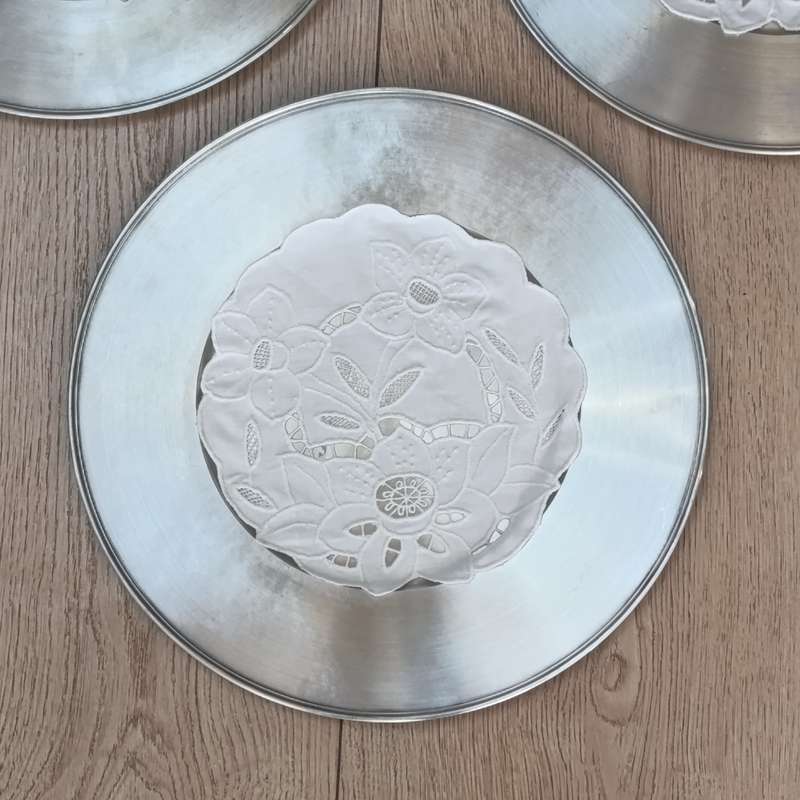Set of 6 Tin placement plates with dollies