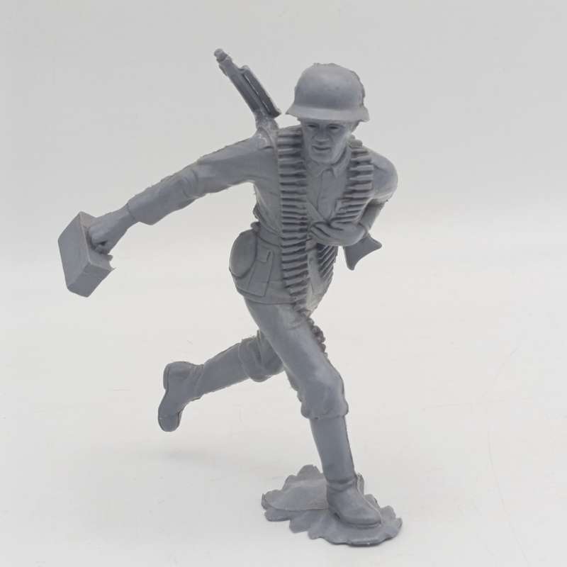 Marx Toys WW2 German toy soldier - 6 inch - rifle broken