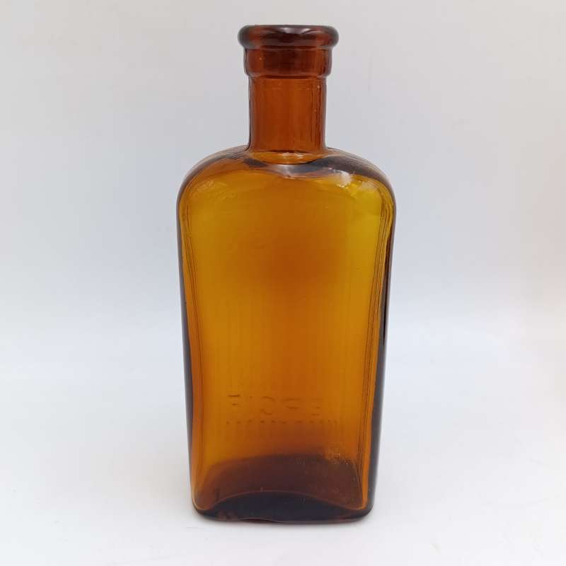 Lot of 3 sizes brown poison bottles - English and Afrikaans