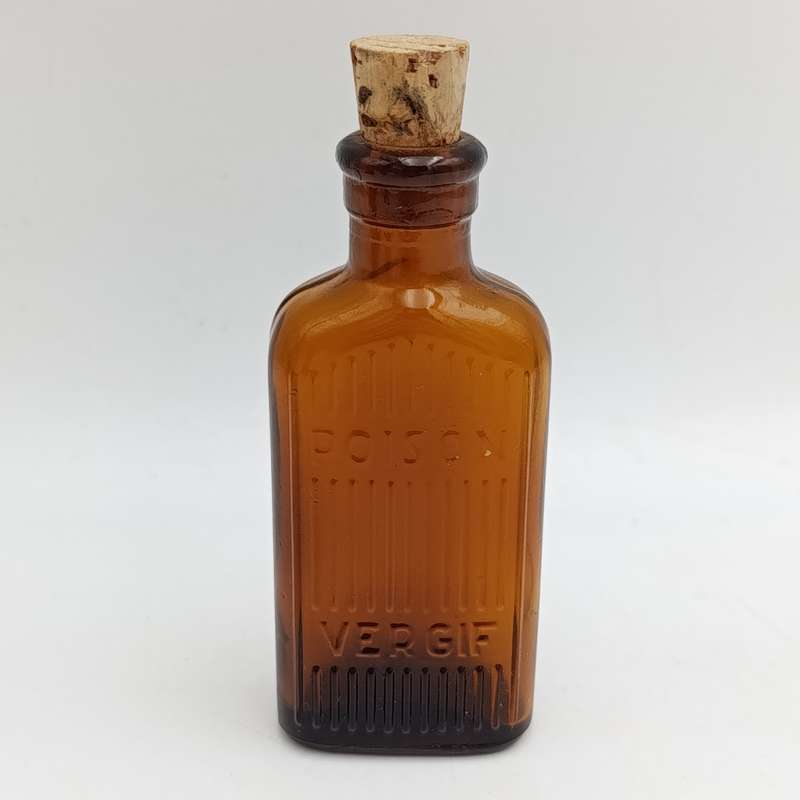 Lot of 3 sizes brown poison bottles - English and Afrikaans