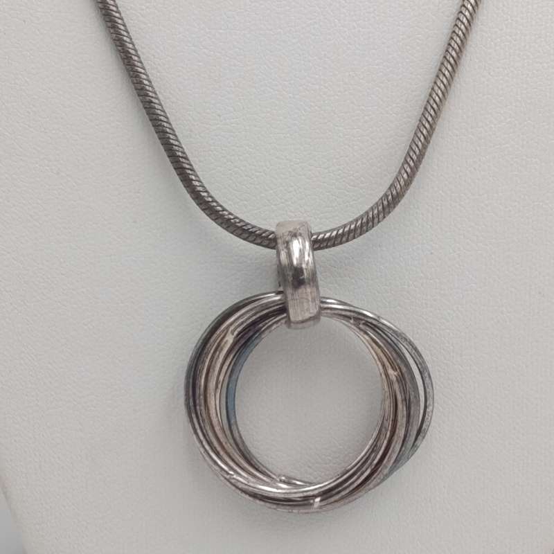 Sterling silver chain plus pendant - 23,9g