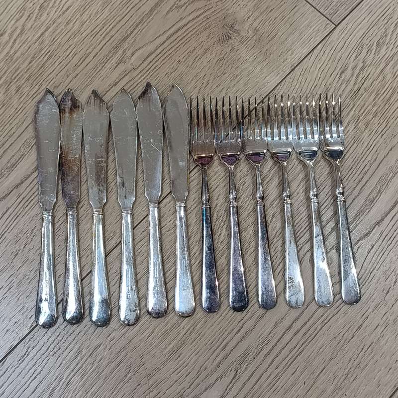 Silverplated 48-piece Dutchess set