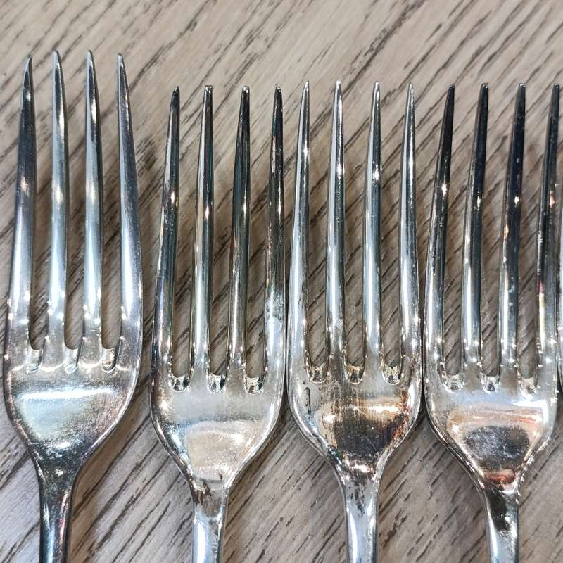 Silverplated 48-piece Dutchess set
