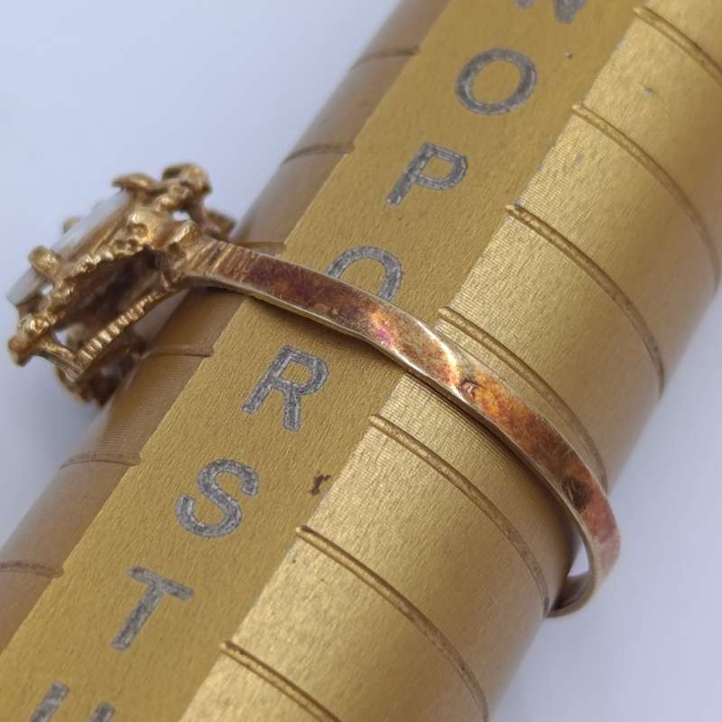 Antique 14kt gold ring with two opals and blue sapphire - weighs 2.3g