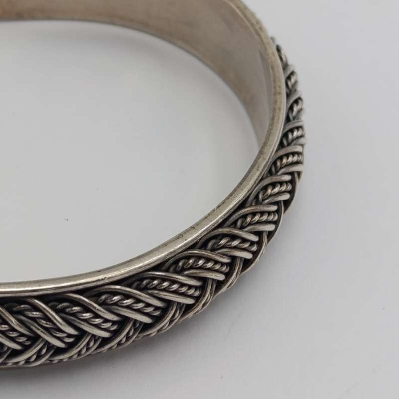Beautiful Sterling Silver bangle - weighs 35.3g