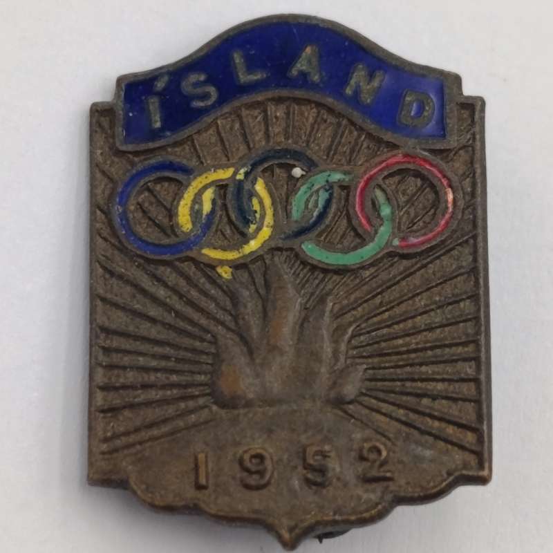 1952 Helsinki Olympics Iceland pin badge