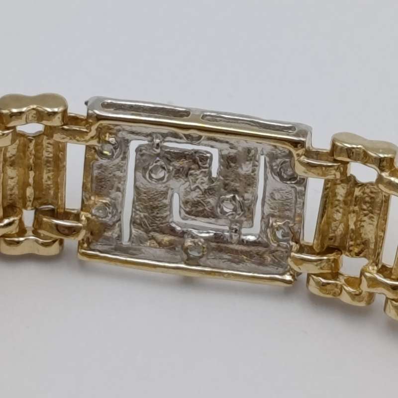 Vintage 9kt gold bracelet with 56 diamonds and safety clip weight 10,5g