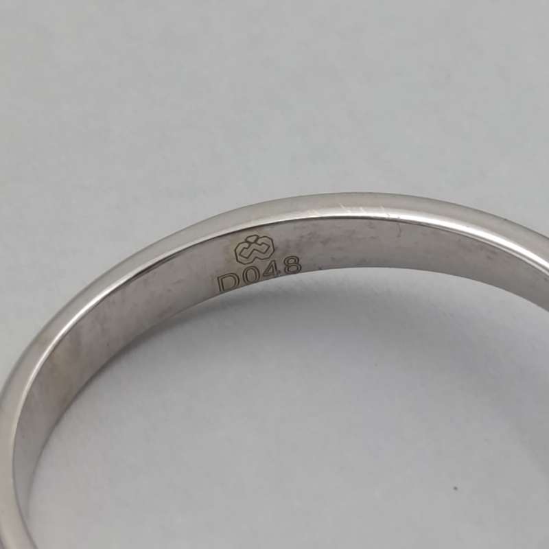 18kt white gold ring with 15 black diamonds and 7 white diamonds - weight 3,2g