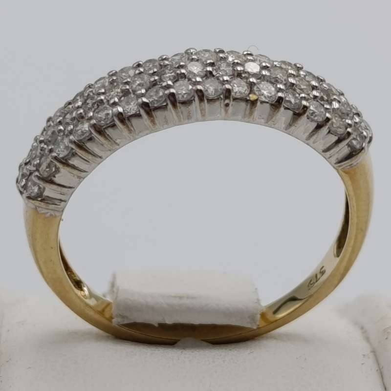 9kt gold ring with 46 diamonds - weight 2,5g
